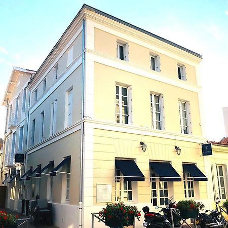 Hotel 2 Etoiles Et Restaurant Le Galet Bleu Фура Екстериор снимка