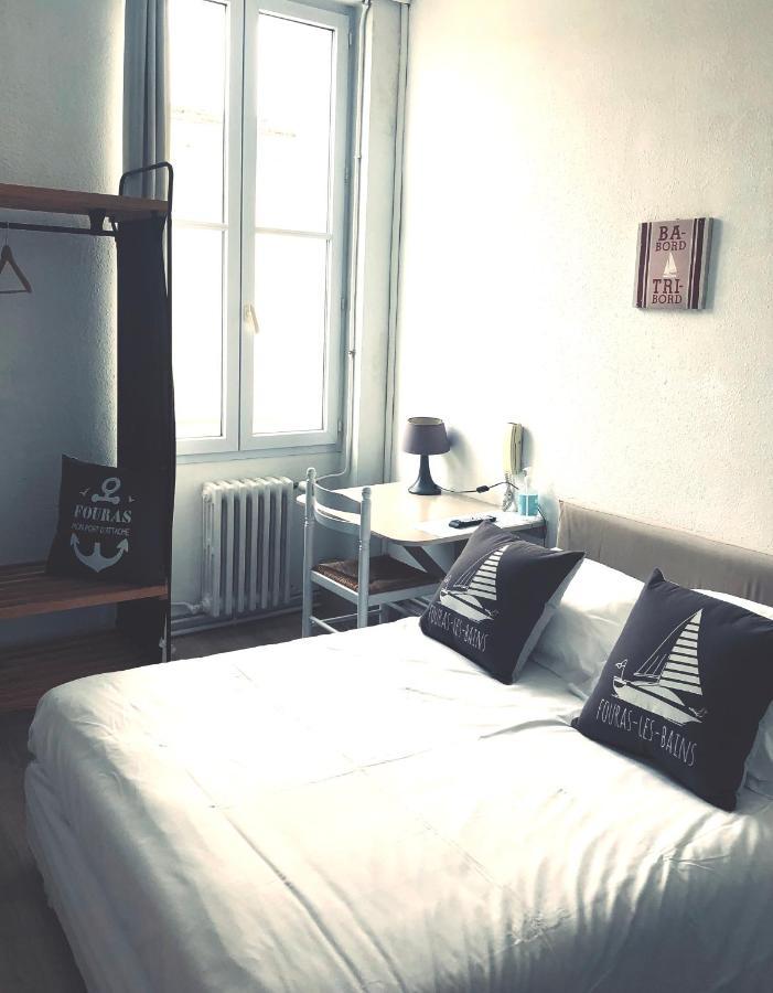 Hotel 2 Etoiles Et Restaurant Le Galet Bleu Фура Екстериор снимка