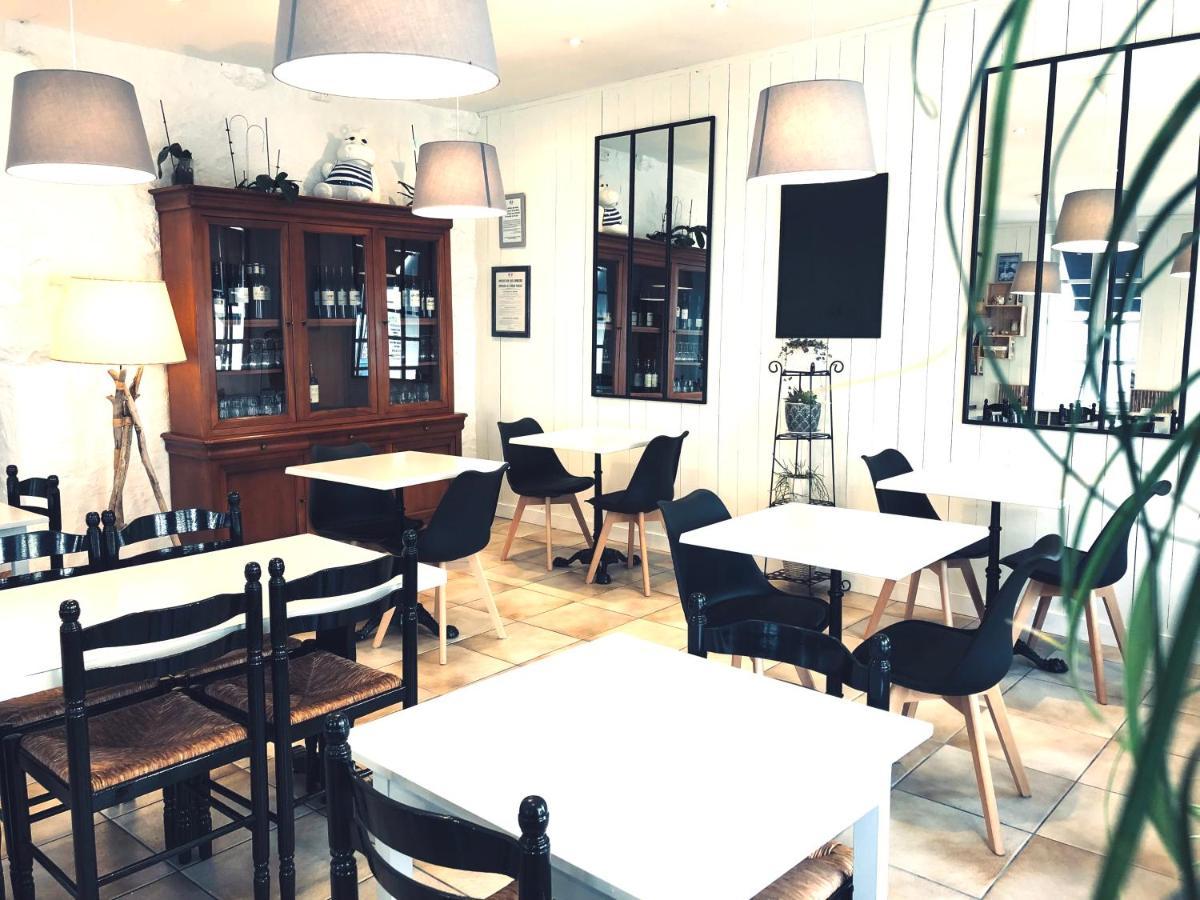 Hotel 2 Etoiles Et Restaurant Le Galet Bleu Фура Екстериор снимка